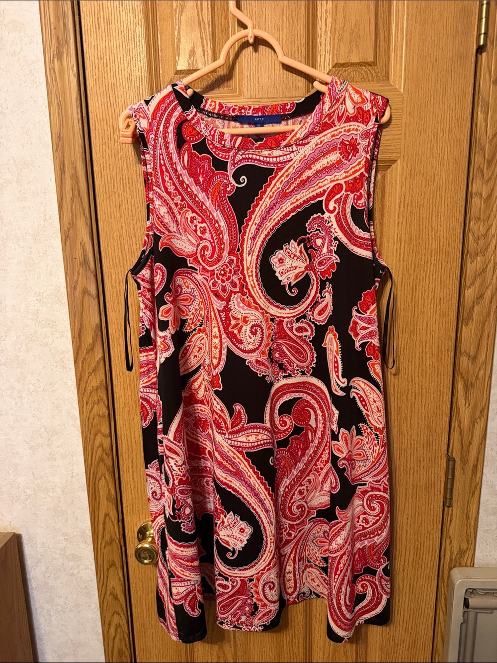 Apt. 9 Red and Black Paisley Sleeveless Shift Dress